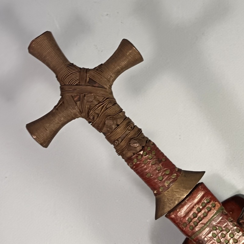COUTEAU OU POIGNARD DE BRAS AFRICAIN TOUAREG OU PEUL TELEK OU GOZMA POIGNEE EN CROIX